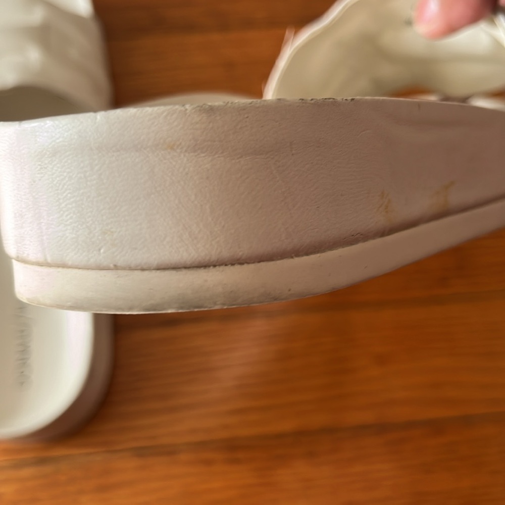 Donald Pliner slides size 8 - Picture 7 of 8